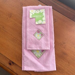Spring Kitchen and finger tip towel